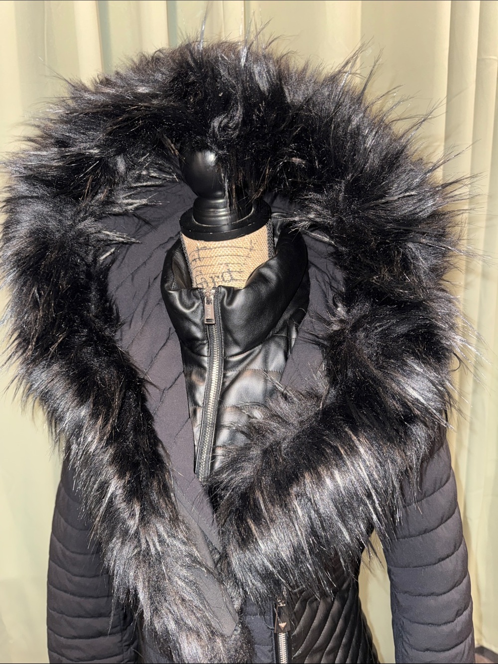 Guess Black Quilted Hooded Puffer Coat with Faux Fur Trim - WORN TWICE - Picture 2 of 9
